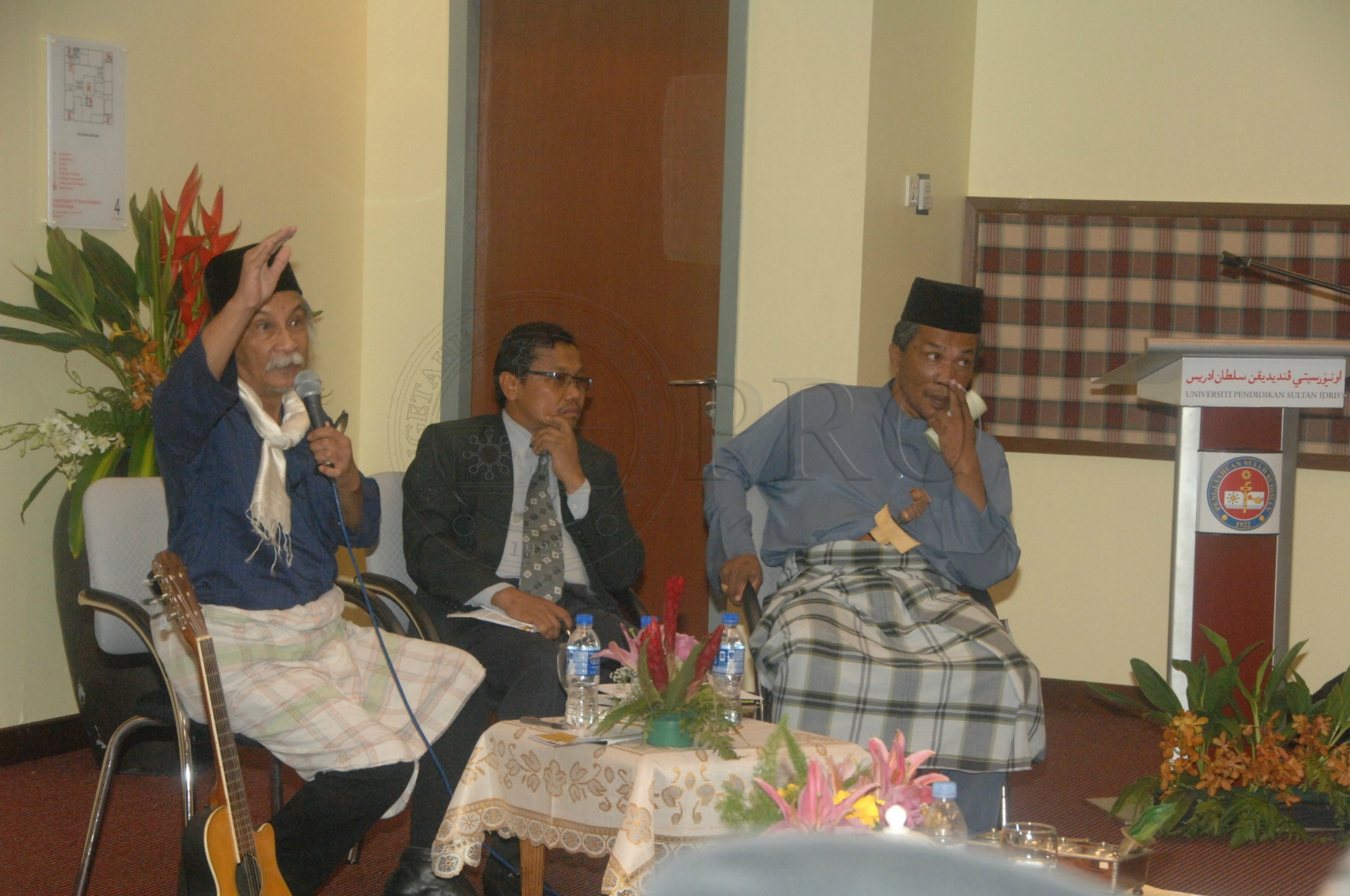 PRO 14 33 WACANA FBA 0227